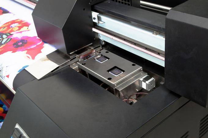 Mesin Digital Printing Sublimasi Digital Resolusi Tinggi Pasokan Tinta Berkelanjutan 1