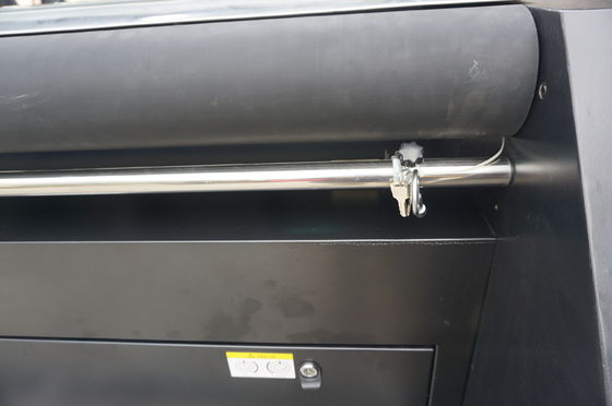 Mesin Cetak Digital Tekstil Otomatis Berwarna-Warni Untuk Membuat Spanduk Menggulung