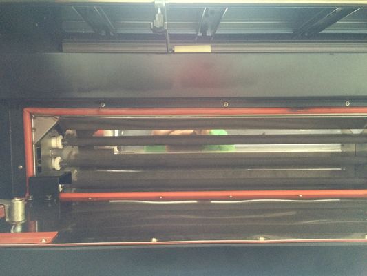 Plotter Kain Format Besar Dengan Pemanas Untuk Pembuatan Bendera Cermin Luar Ruang