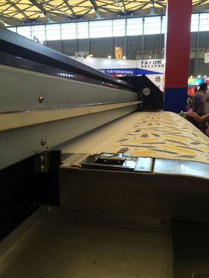 Mesin Cetak Tekstil Digital Untuk Pembuatan Contoh Solusi Pencetakan